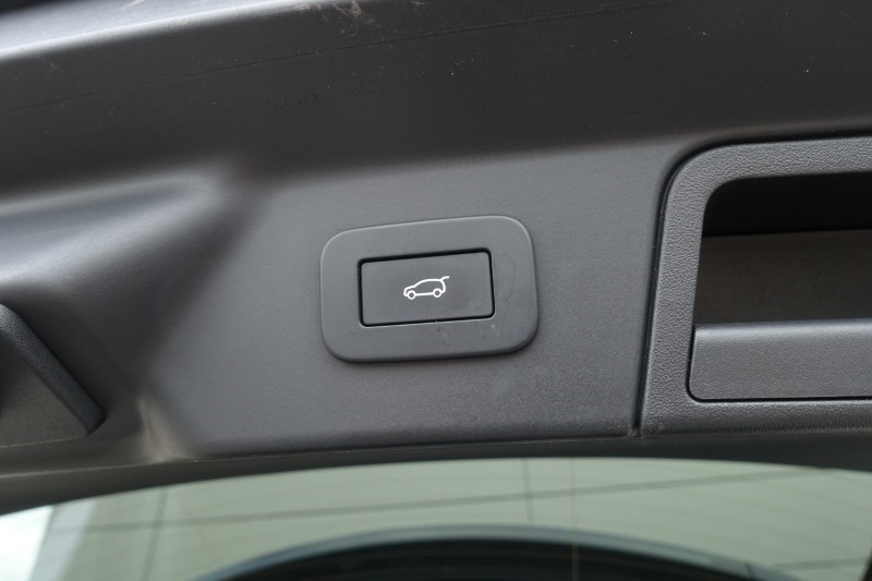 2023 (73) LAND ROVER RANGE ROVER VELAR 2.0 D200 MHEV Dynamic SE 5dr Auto 5248776