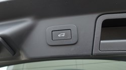 2023 (73) LAND ROVER RANGE ROVER VELAR 2.0 D200 MHEV Dynamic SE 5dr Auto 5248776