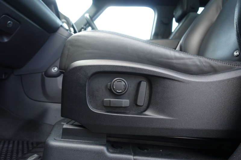 2024 (24) LAND ROVER DEFENDER 3.0 D300 X-Dynamic HSE 110 5dr Auto 5135452