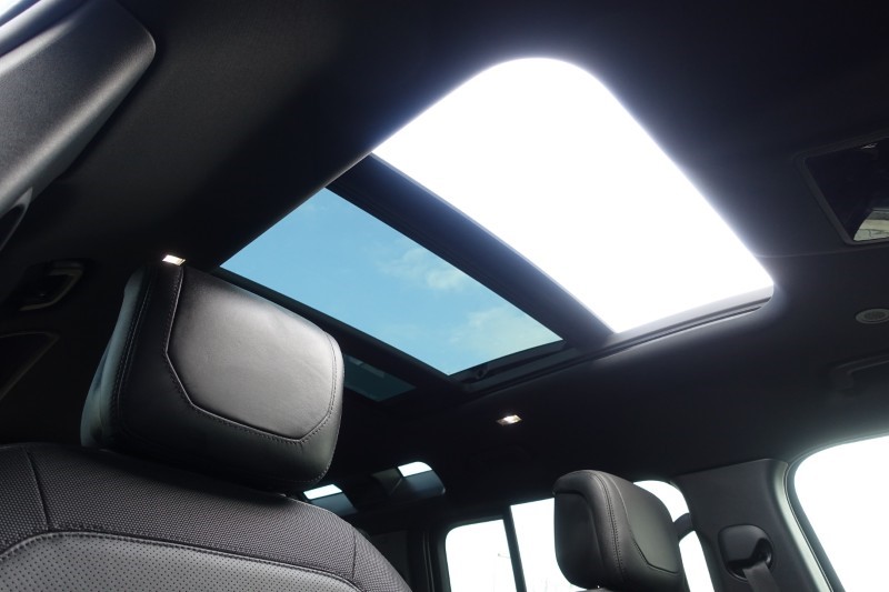 2024 (24) LAND ROVER DEFENDER 3.0 D300 X-Dynamic HSE 110 5dr Auto 5135438