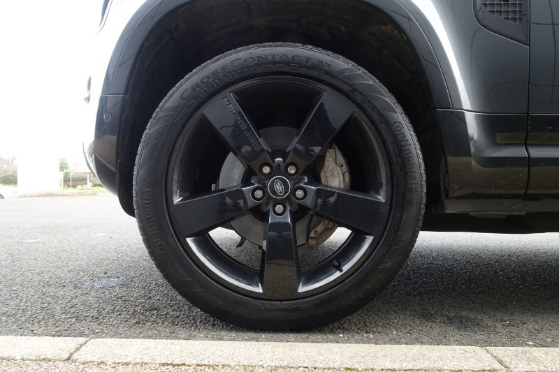 2024 (24) LAND ROVER DEFENDER 3.0 D300 X-Dynamic HSE 110 5dr Auto 5135420