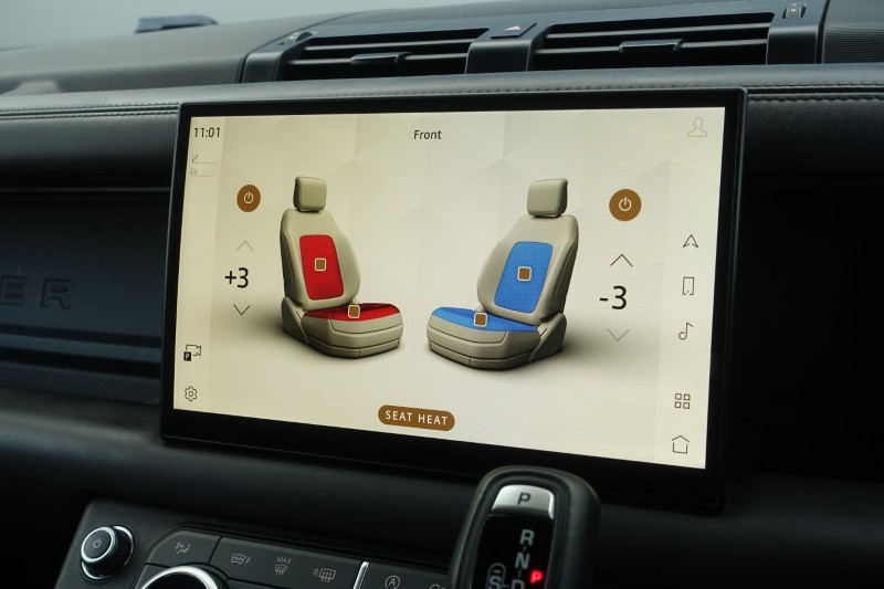 2024 (24) LAND ROVER DEFENDER 3.0 D300 X-Dynamic HSE 110 5dr Auto 5135432