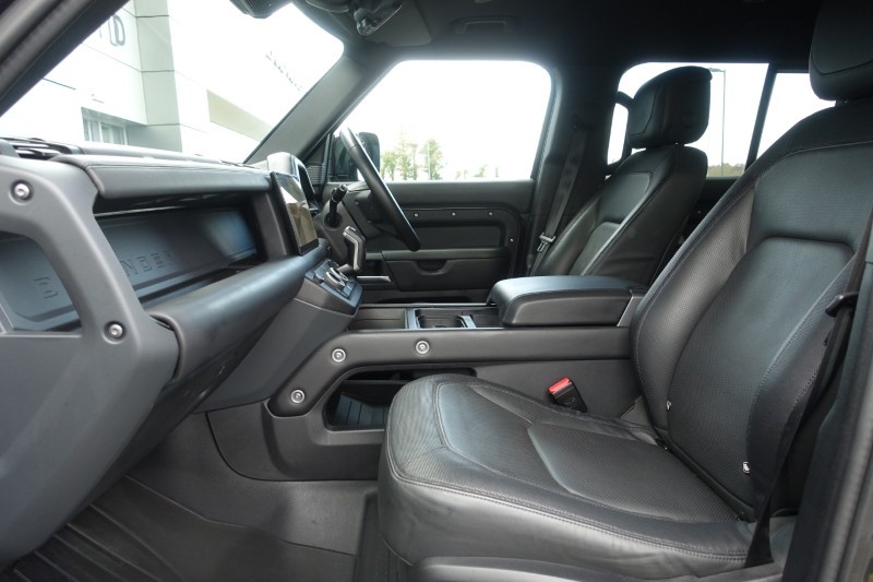 2024 (24) LAND ROVER DEFENDER 3.0 D300 X-Dynamic HSE 110 5dr Auto 5135392