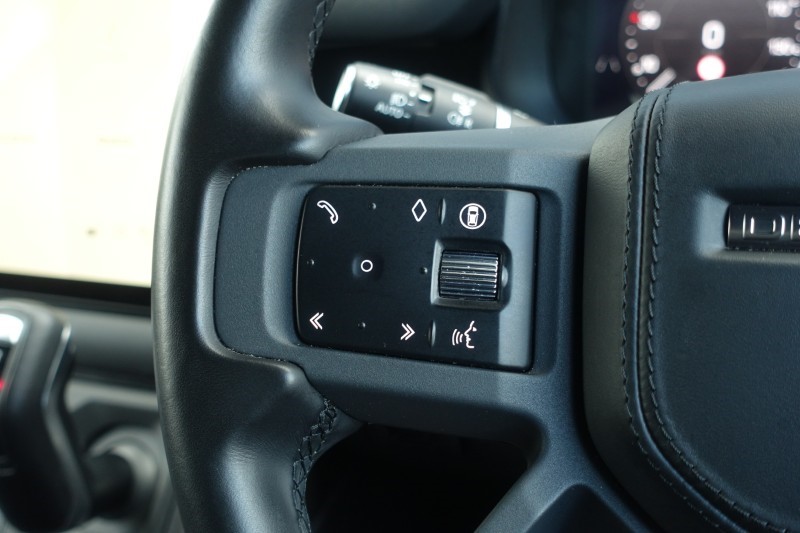 2024 (24) LAND ROVER DEFENDER 3.0 D300 X-Dynamic HSE 110 5dr Auto 5135428