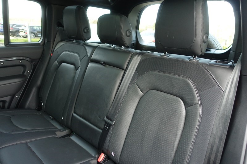 2024 (24) LAND ROVER DEFENDER 3.0 D300 X-Dynamic HSE 110 5dr Auto 5135449