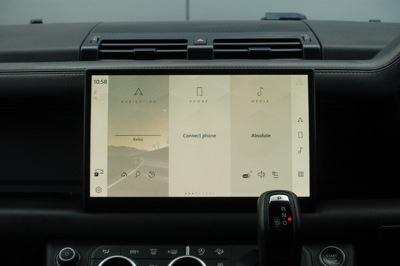 2024 (24) LAND ROVER DEFENDER 3.0 D300 X-Dynamic HSE 110 5dr Auto 5135403