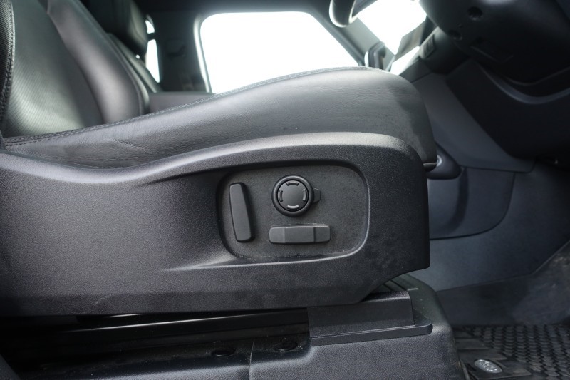 2024 (24) LAND ROVER DEFENDER 3.0 D300 X-Dynamic HSE 110 5dr Auto 5135439