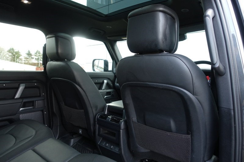 2024 (24) LAND ROVER DEFENDER 3.0 D300 X-Dynamic HSE 110 5dr Auto 5135444