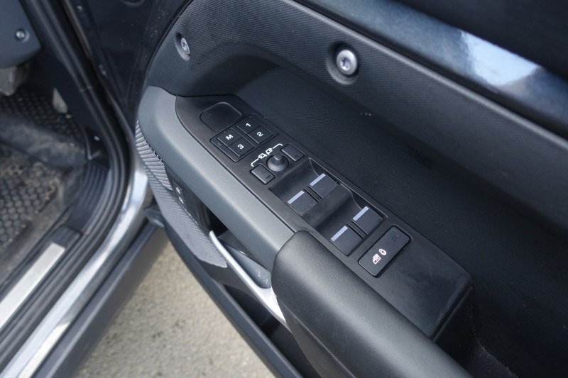 2024 (24) LAND ROVER DEFENDER 3.0 D300 X-Dynamic HSE 110 5dr Auto 5135442