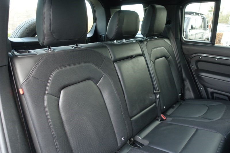 2024 (24) LAND ROVER DEFENDER 3.0 D300 X-Dynamic HSE 110 5dr Auto 5135445