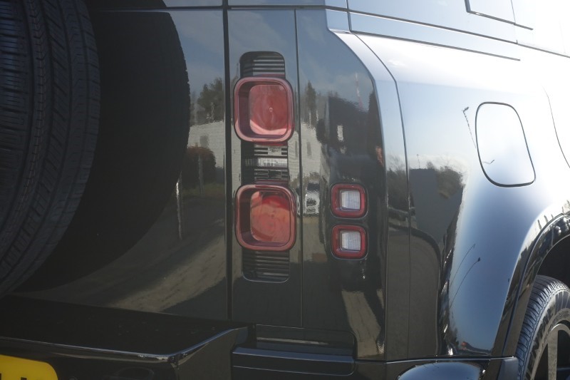 2025 (25) LAND ROVER DEFENDER 3.0 D350 X-Dynamic HSE 110 5dr Auto 5190195