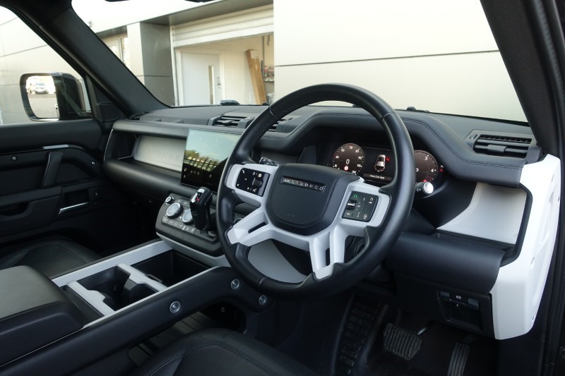 2025 (25) LAND ROVER DEFENDER 3.0 D350 X-Dynamic HSE 110 5dr Auto 5190214