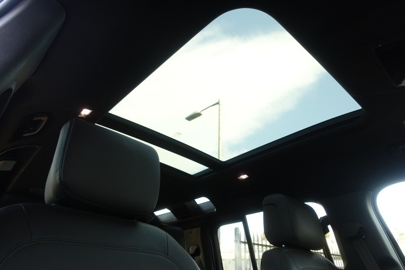 2025 (25) LAND ROVER DEFENDER 3.0 D350 X-Dynamic HSE 110 5dr Auto 5190216