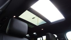 2025 (25) LAND ROVER DEFENDER 3.0 D350 X-Dynamic HSE 110 5dr Auto 5190217