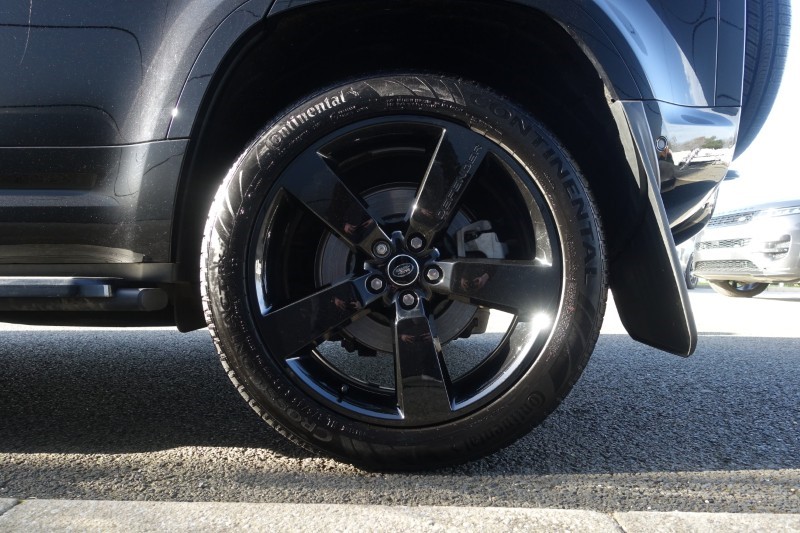 2025 (25) LAND ROVER DEFENDER 3.0 D350 X-Dynamic HSE 110 5dr Auto 5190198