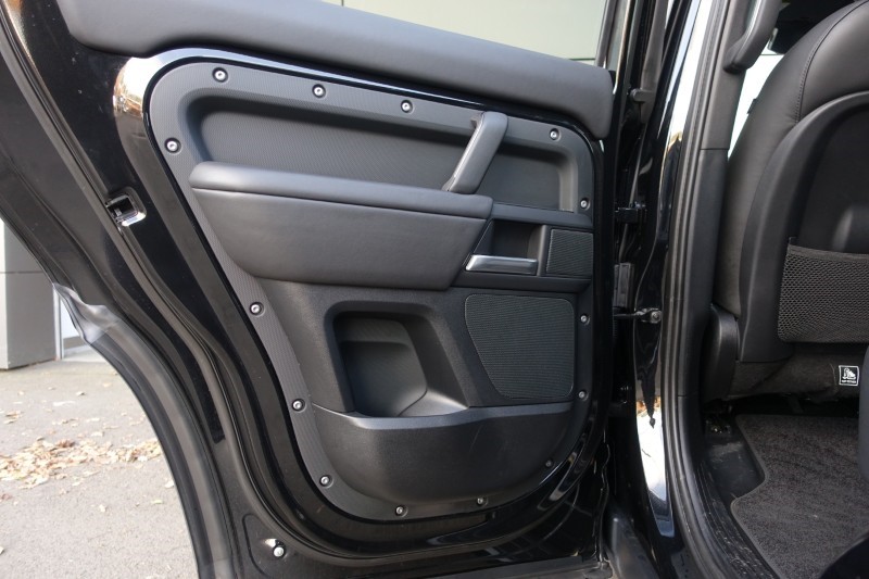 2025 (25) LAND ROVER DEFENDER 3.0 D350 X-Dynamic HSE 110 5dr Auto 5190226