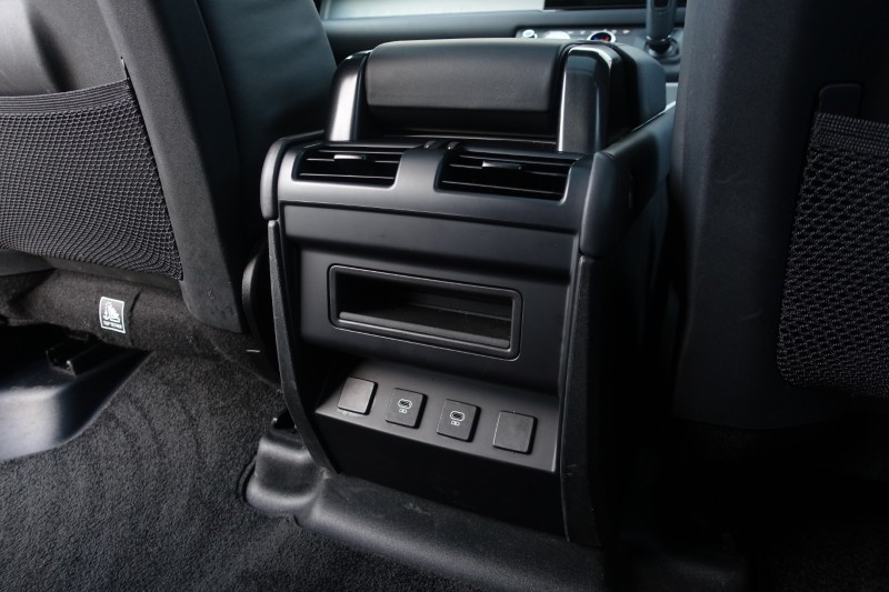 2025 (25) LAND ROVER DEFENDER 3.0 D350 X-Dynamic HSE 110 5dr Auto 5190182