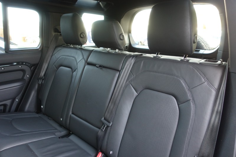 2025 (25) LAND ROVER DEFENDER 3.0 D350 X-Dynamic HSE 110 5dr Auto 5190228