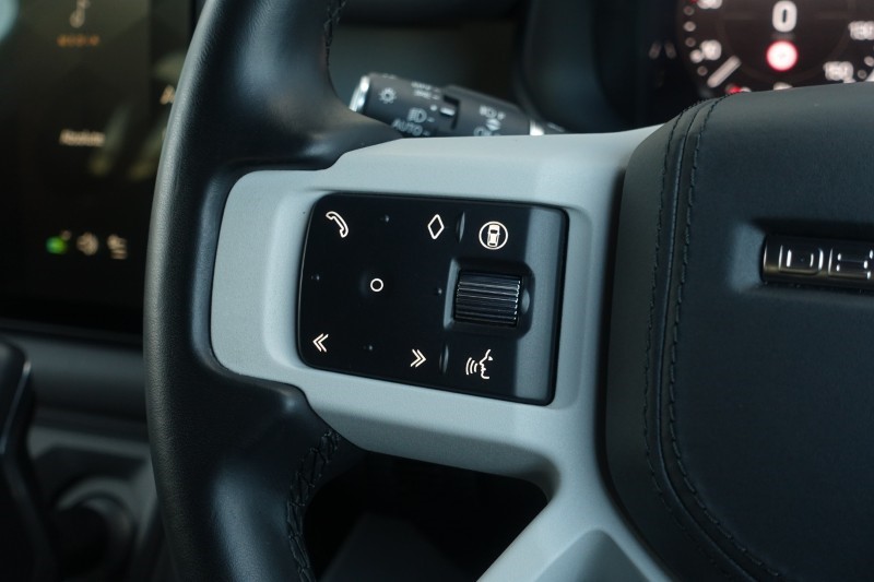 2025 (25) LAND ROVER DEFENDER 3.0 D350 X-Dynamic HSE 110 5dr Auto 5190207