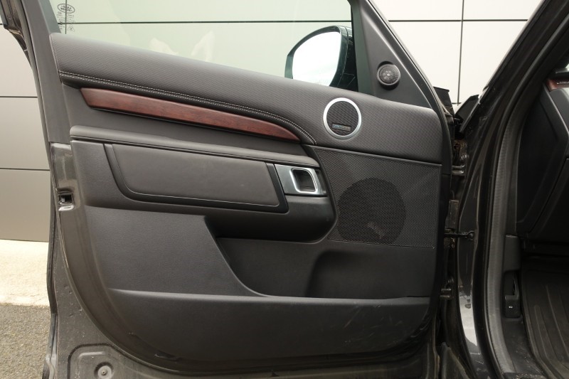 2023 (23) LAND ROVER DISCOVERY 3.0 D300 Metropolitan Edition 5dr Auto 5168243