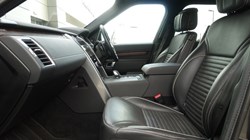 2023 (23) LAND ROVER DISCOVERY 3.0 D300 Metropolitan Edition 5dr Auto 5168180