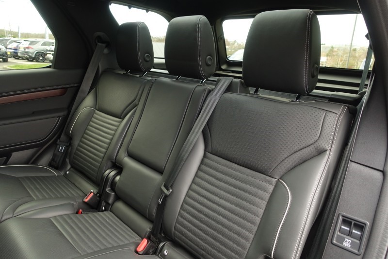 2023 (23) LAND ROVER DISCOVERY 3.0 D300 Metropolitan Edition 5dr Auto 5168242