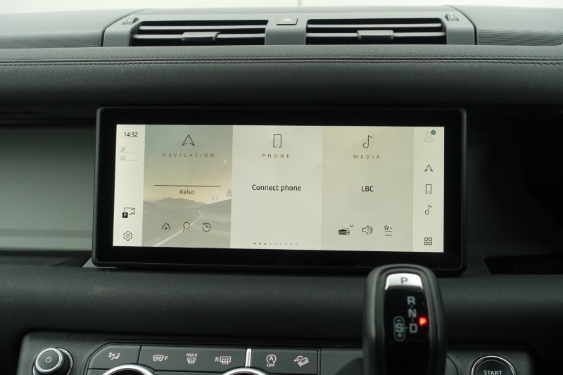 2023 (23) LAND ROVER COMMERCIAL DEFENDER 3.0 D250 Hard Top SE Auto 5147715