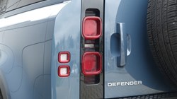 2023 (23) LAND ROVER COMMERCIAL DEFENDER 3.0 D250 Hard Top SE Auto 5147720