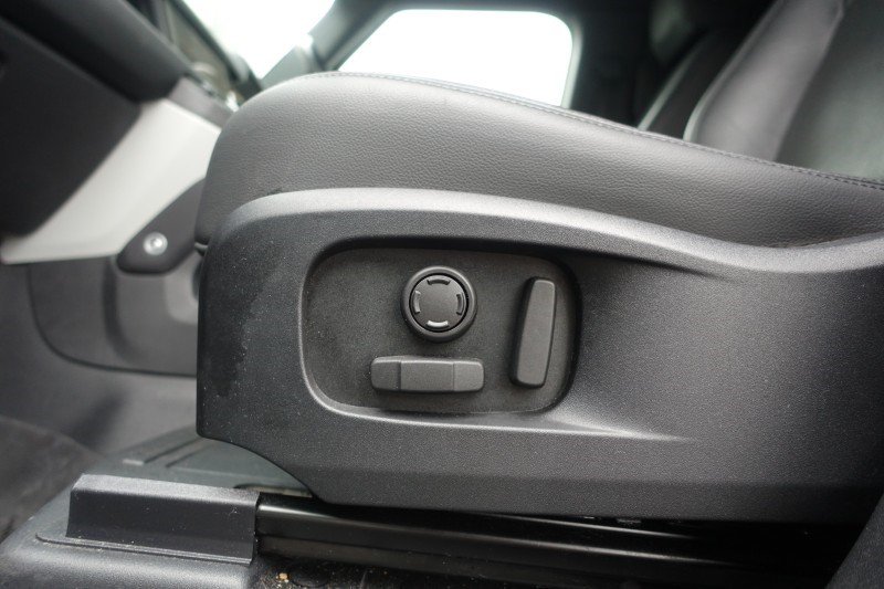 2023 (23) LAND ROVER COMMERCIAL DEFENDER 3.0 D250 Hard Top SE Auto 5147752