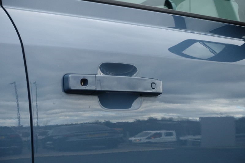 2023 (23) LAND ROVER COMMERCIAL DEFENDER 3.0 D250 Hard Top SE Auto 5147724