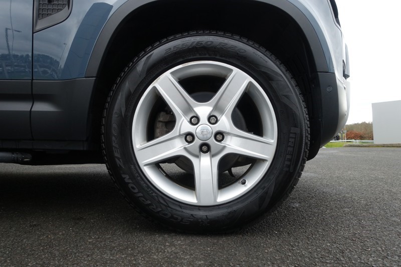 2023 (23) LAND ROVER COMMERCIAL DEFENDER 3.0 D250 Hard Top SE Auto 5147709