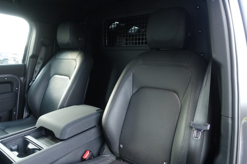 2023 (23) LAND ROVER COMMERCIAL DEFENDER 3.0 D250 Hard Top SE Auto 5134879