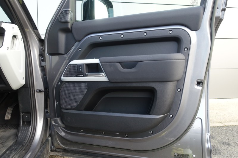 2023 (23) LAND ROVER COMMERCIAL DEFENDER 3.0 D250 Hard Top SE Auto 5134930