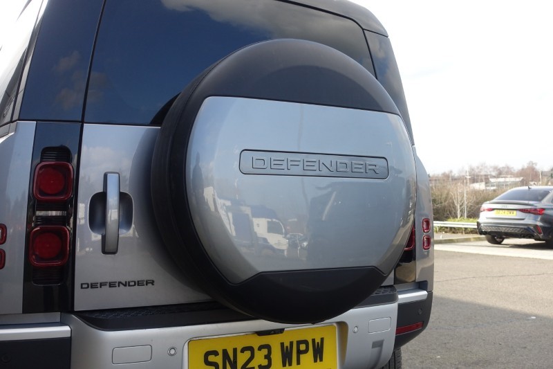 2023 (23) LAND ROVER COMMERCIAL DEFENDER 3.0 D250 Hard Top SE Auto 5134904