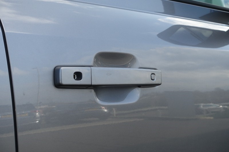 2023 (23) LAND ROVER COMMERCIAL DEFENDER 3.0 D250 Hard Top SE Auto 5134900