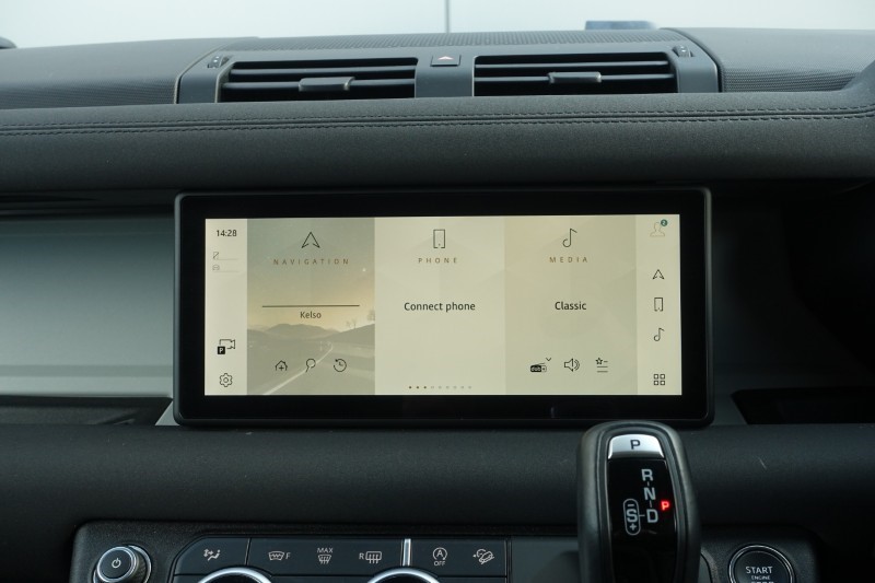 2023 (23) LAND ROVER COMMERCIAL DEFENDER 3.0 D250 Hard Top SE Auto 5134889