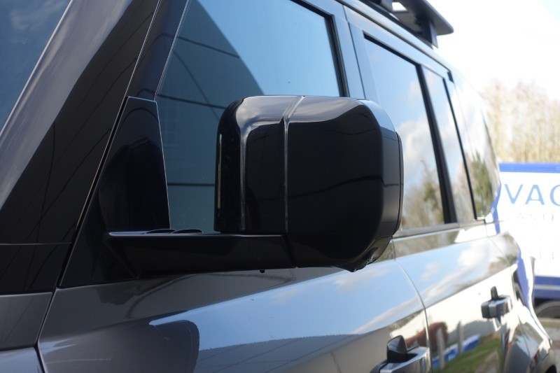 2023 (23) LAND ROVER COMMERCIAL DEFENDER 3.0 D250 Hard Top SE Auto 5134908