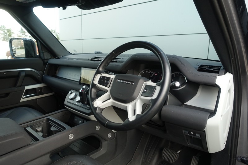 2023 (23) LAND ROVER COMMERCIAL DEFENDER 3.0 D250 Hard Top SE Auto 5134884