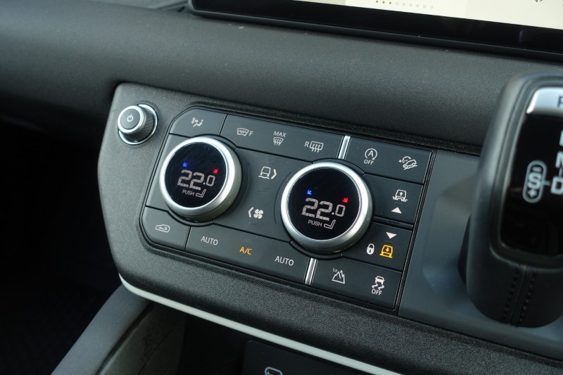 2023 (23) LAND ROVER COMMERCIAL DEFENDER 3.0 D250 Hard Top SE Auto 5134927