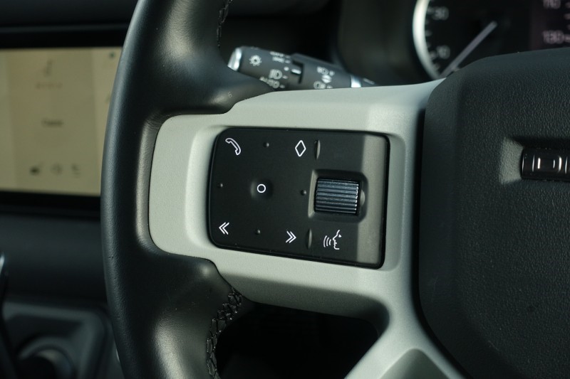 2023 (23) LAND ROVER COMMERCIAL DEFENDER 3.0 D250 Hard Top SE Auto 5134920