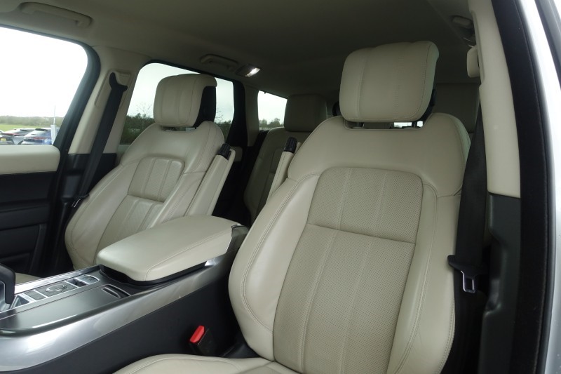 2022 (22) LAND ROVER RANGE ROVER SPORT 3.0 D250 HSE 5dr Auto 5285310