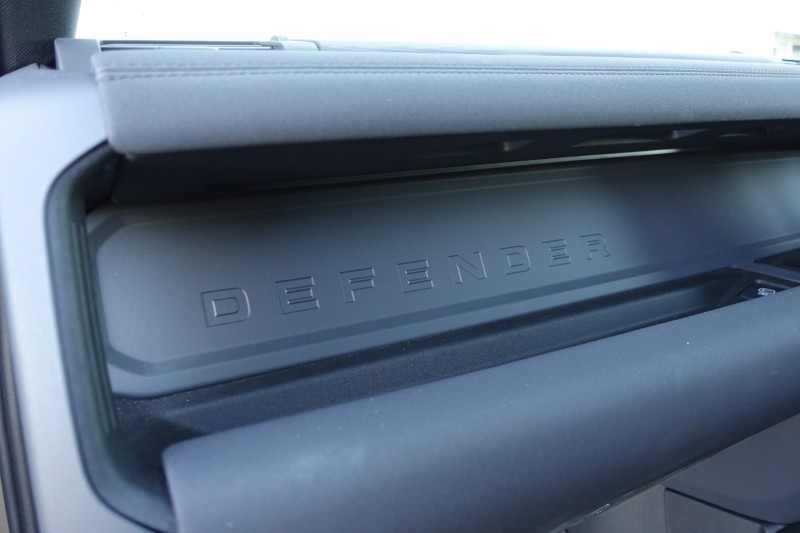 2023 (23) LAND ROVER DEFENDER 3.0 D300 X-Dynamic SE 110 5dr Auto 5149882