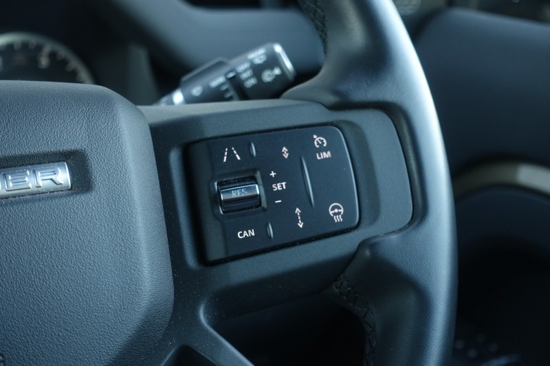 2023 (23) LAND ROVER DEFENDER 3.0 D300 X-Dynamic SE 110 5dr Auto 5149855