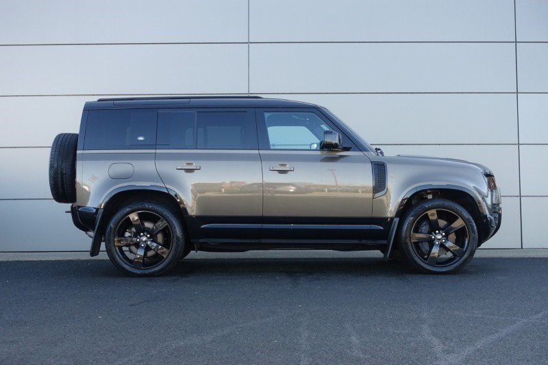 2023 (23) LAND ROVER DEFENDER 3.0 D300 X-Dynamic SE 110 5dr Auto 5149823