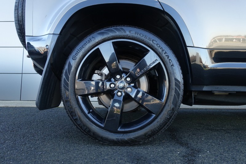 2023 (23) LAND ROVER DEFENDER 3.0 D300 X-Dynamic SE 110 5dr Auto 5149844