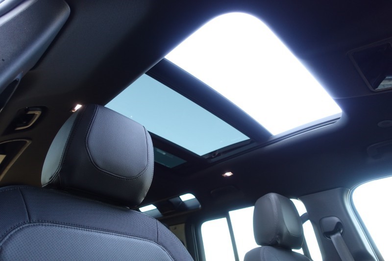 2023 (23) LAND ROVER DEFENDER 3.0 D300 X-Dynamic SE 110 5dr Auto 5149868