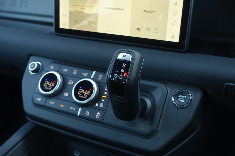 2023 (23) LAND ROVER DEFENDER 3.0 D300 X-Dynamic SE 110 5dr Auto 5149831