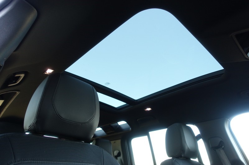 2023 (23) LAND ROVER DEFENDER 3.0 D300 X-Dynamic SE 110 5dr Auto 5149867