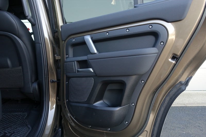 2023 (23) LAND ROVER DEFENDER 3.0 D300 X-Dynamic SE 110 5dr Auto 5149873