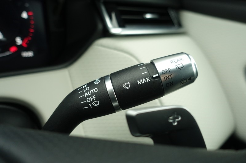 2022 (22) LAND ROVER RANGE ROVER VELAR 2.0 D200 Edition 5dr Auto 5178121